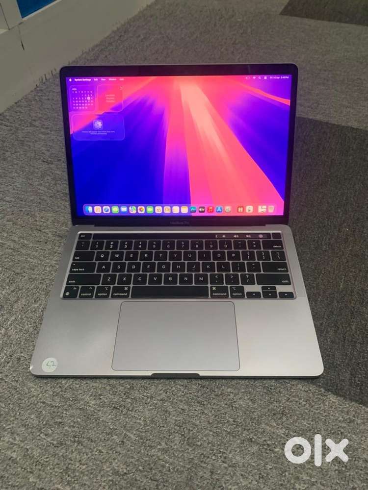 Apple MacBook Pro / 2020 / 13inch / M1-8GB-512GB / One year