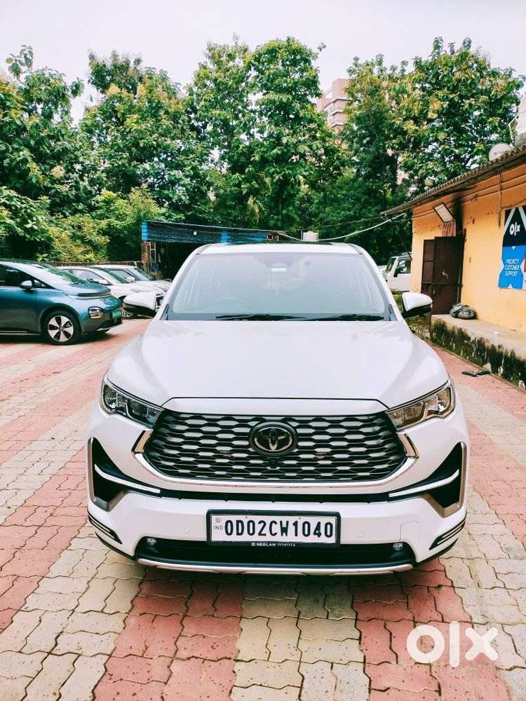 Toyota Innova Hycross 2.0 Zx (o) Hybrid 7 Str, 2024, Petrol
