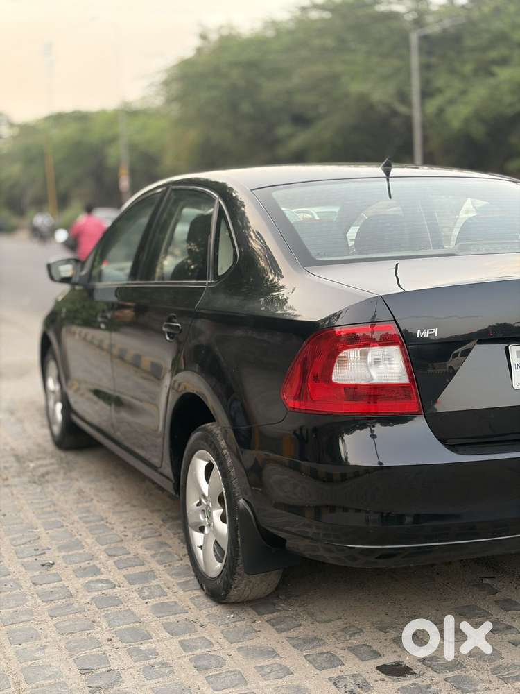 Skoda Rapid 1.6 Mpi Ambition, 2013, Petrol