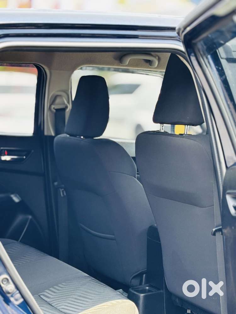 Maruti Suzuki Swift Vxi Optional, 2022, Petrol