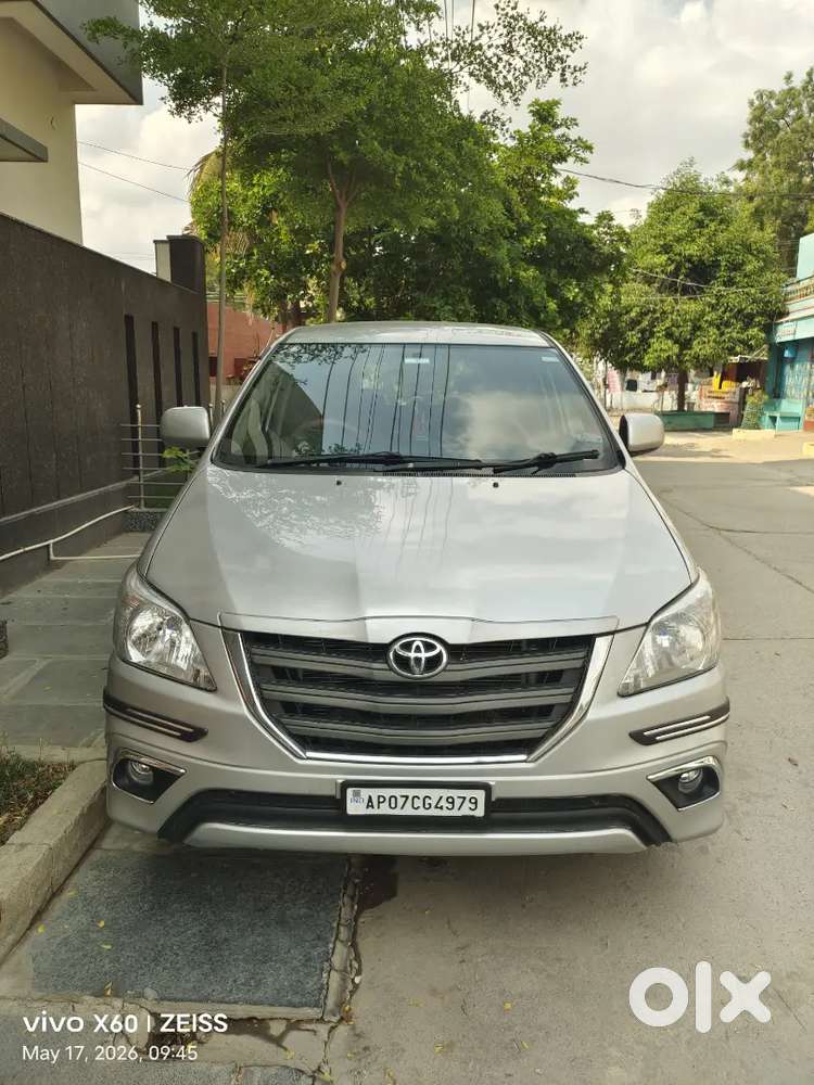 Toyota Innova 2015 Diesel Well Maintained