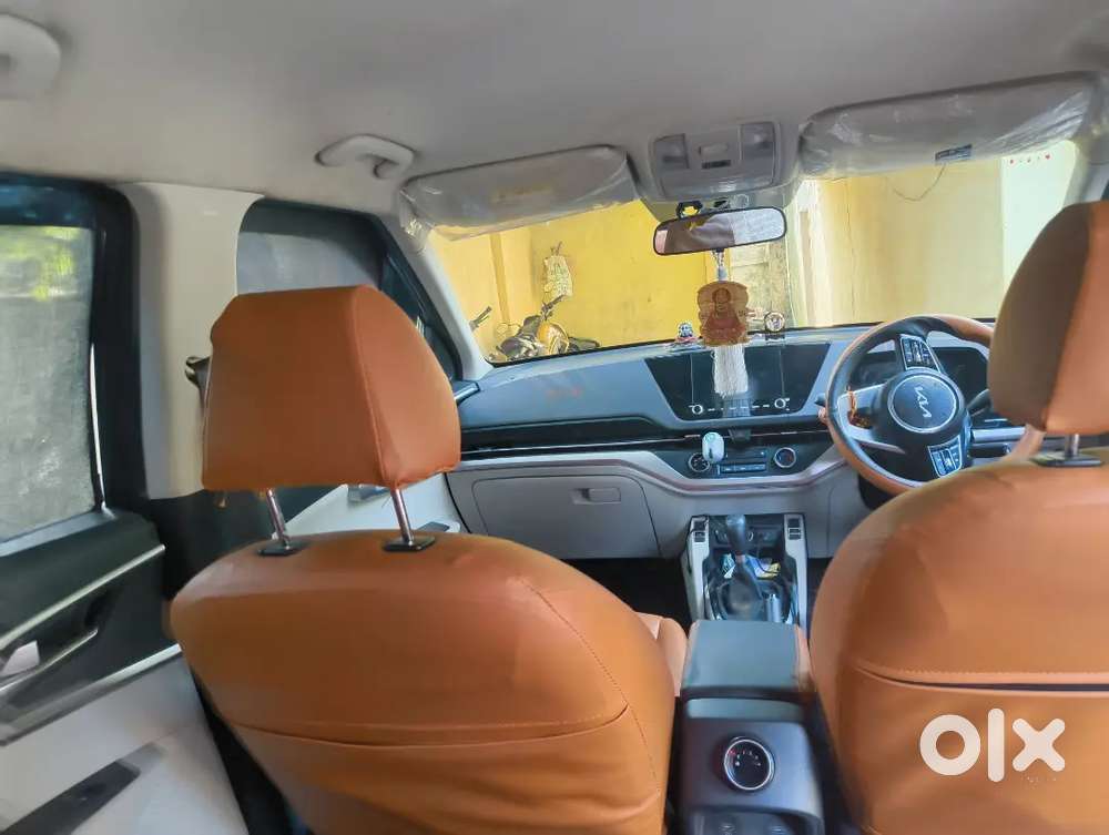 Kia Carens 2023 Petrol Well Maintained New Condition