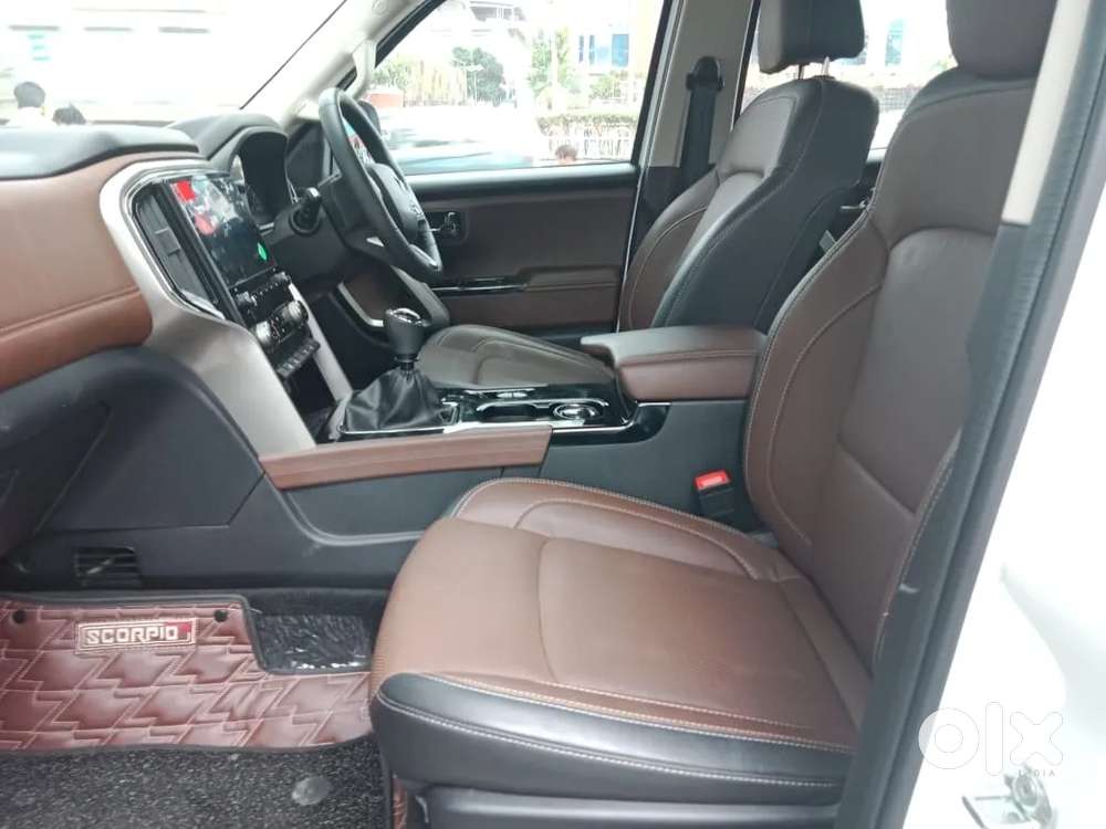 Mahindra Scorpio N Z8 Petrol At 7 Str, 2025, Petrol