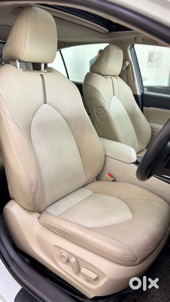 Toyota Camry Hybrid, 2022, Petrol