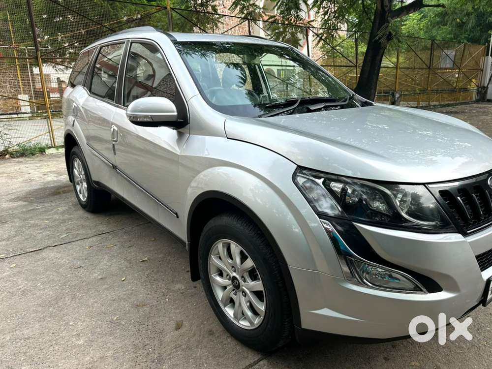 2017 Mahindra Xuv500 Diesel W10 Auto Diesel Sunroof