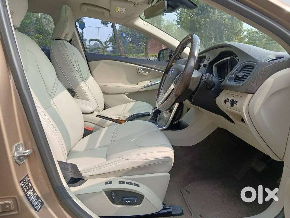 Volvo V40 Cross Country D3 Inscription, 2015, Diesel