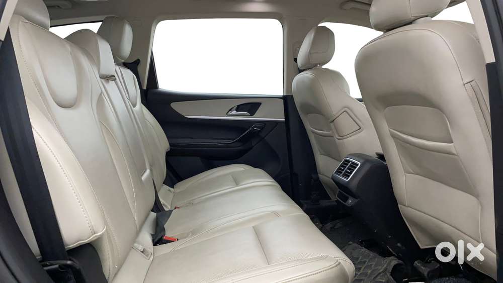Mahindra Xuv700 2.2 Ax 7 Diesel At Luxury Pack Str, 2022, Diesel