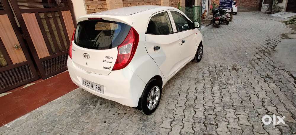 Hyundai Eon Magna +top Model, Alloys, Power Steering, Pls Read Desc.