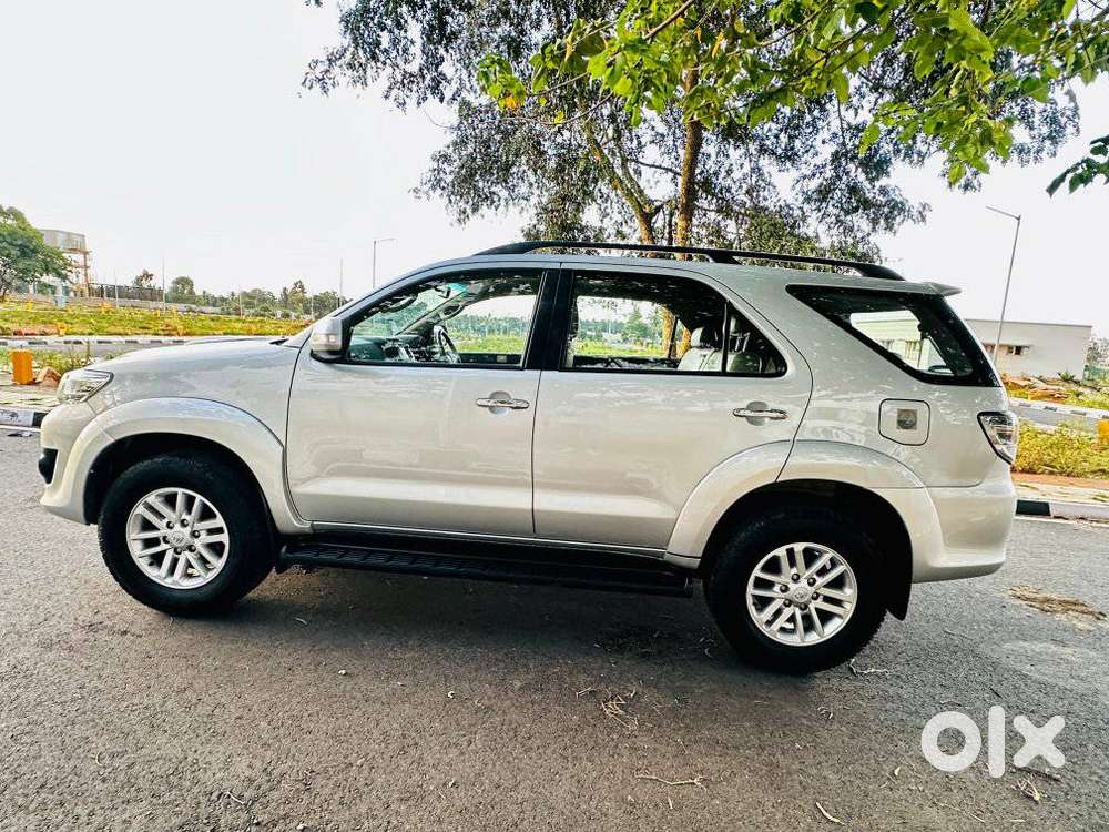 Toyota Fortuner 3.0 4x2 Automatic, 2014