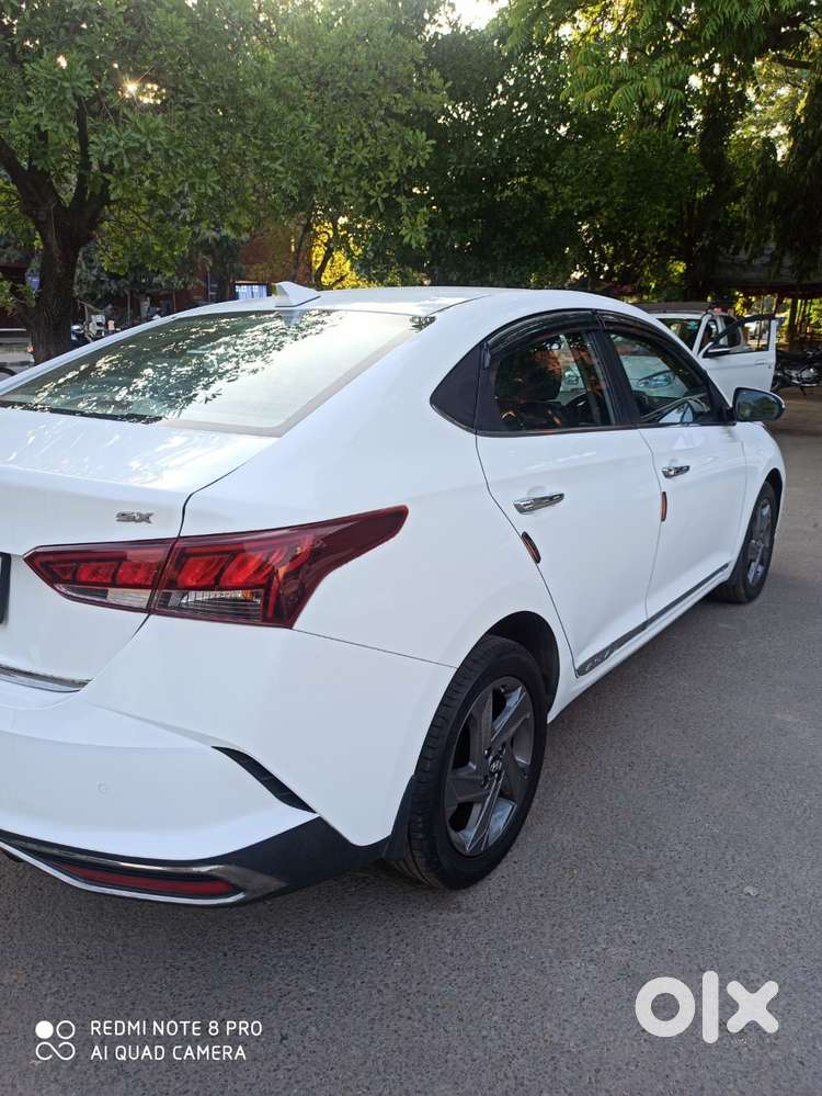 Hyundai Verna 1.5 Mpi Mt Sx (o), 2022, Petrol
