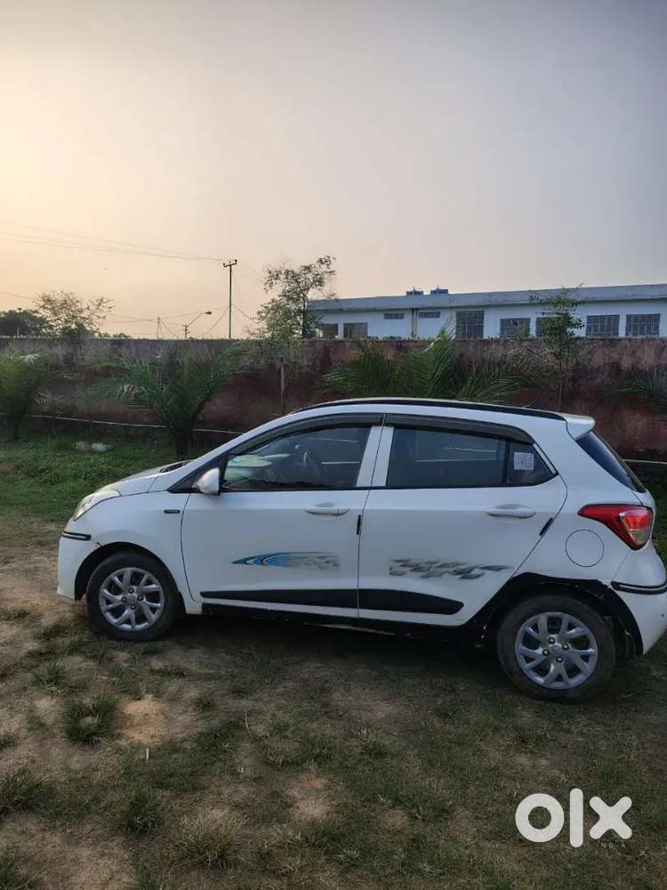 Hyundai Grand I10 2018 Petrol 42000 Km Driven