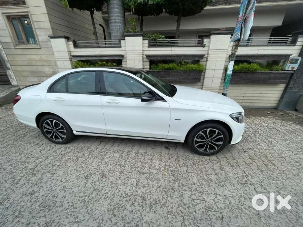 Mercedes-benz C-class 2018 Diesel 9600 Km Driven