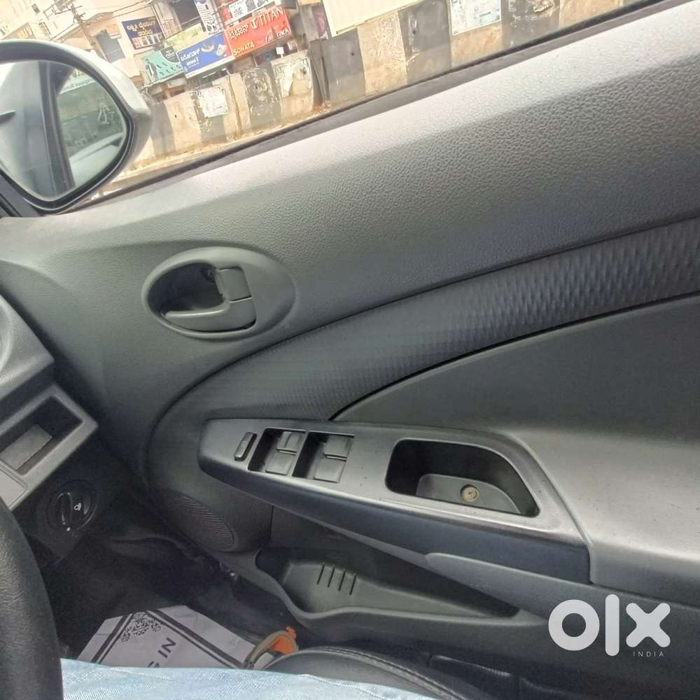 Toyota Etios Liva Petrol 2013