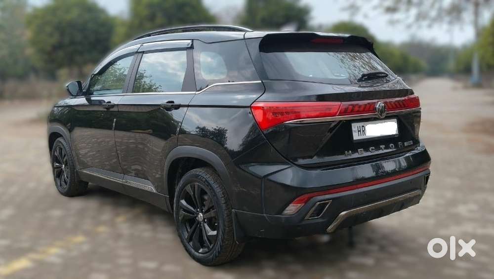 Mg Hector Plus Sharp Pro Blackstorm 1.5 Turbo Petrol Cvt 7 Str, 2024..