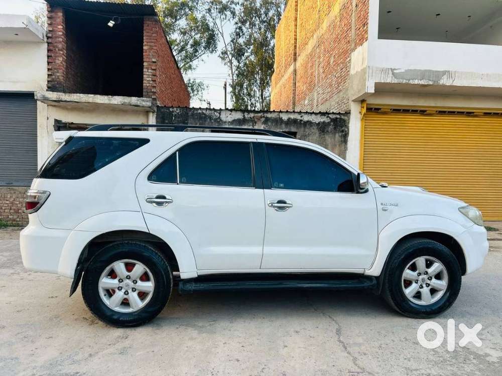 Toyota Fortuner 3.0 4x4 Manual, 2011, Diesel