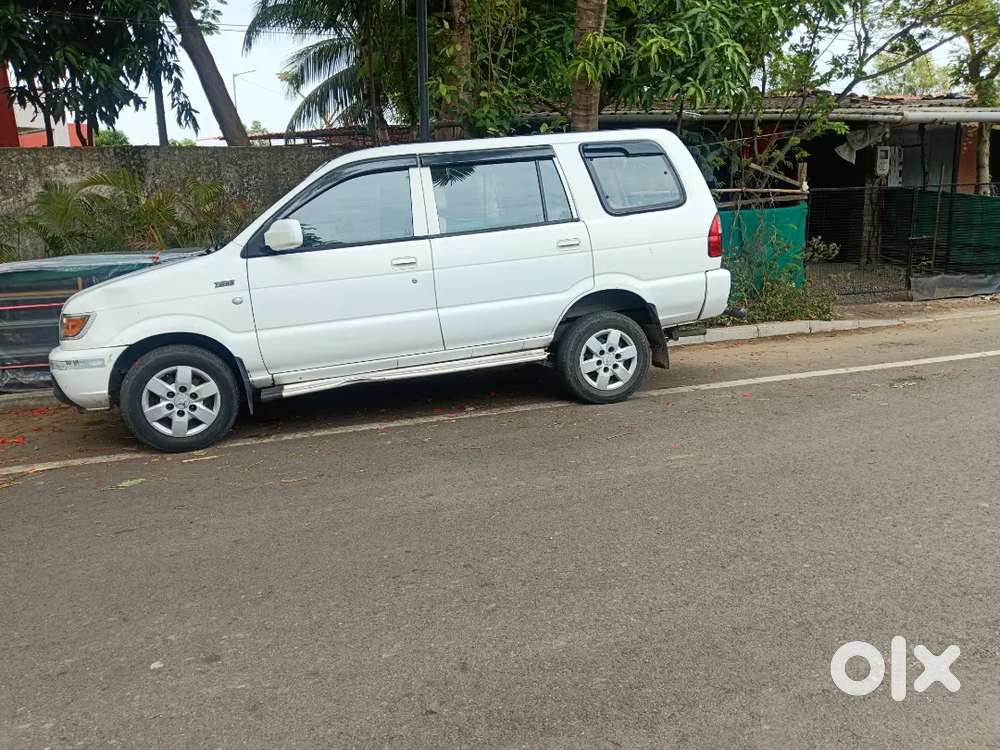 Chevrolet Tavera Neo 2015