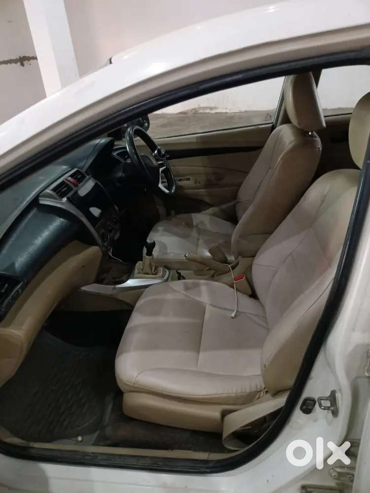 Honda City 2010 Cng & Hybrids 80000 Km Driven,tayar Is Good,