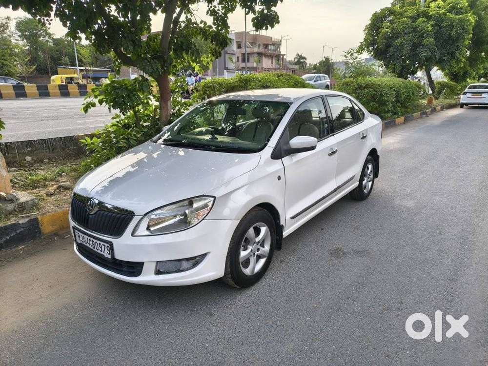 Skoda Rapid 1.5 Tdi Ambition Plus, 2015, Diesel