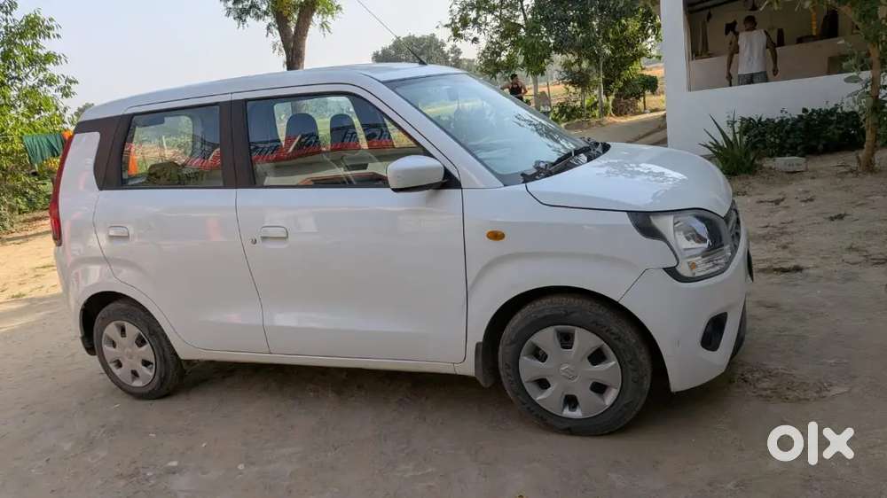 Gaadi Showroom Condition Me Hai Koi Bhi Dent Nhi Hai