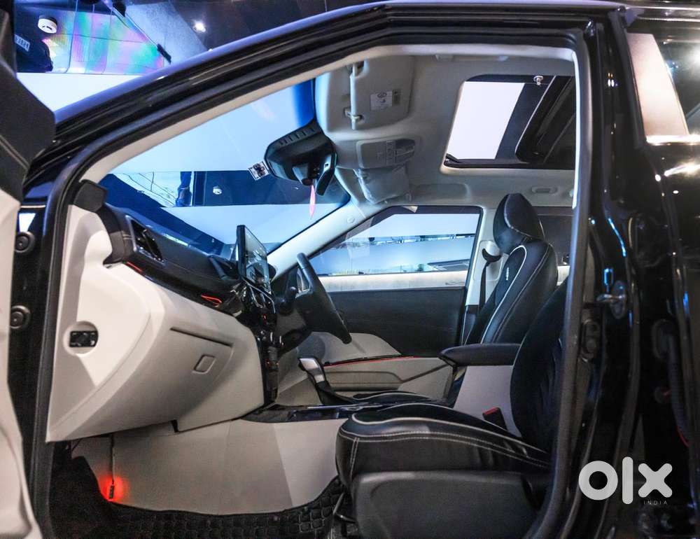 Mahindra Xuv 3xo Ax7l 1.2 Petrol At (pg), 2024, Petrol