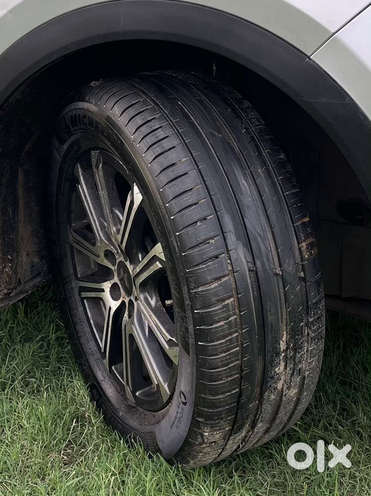 Mahindra Xuv700 Petrol Manual 2022