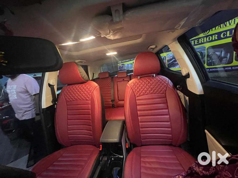 Mahindra Xuv 3xo 2025 Petrol 5380 Km Driven