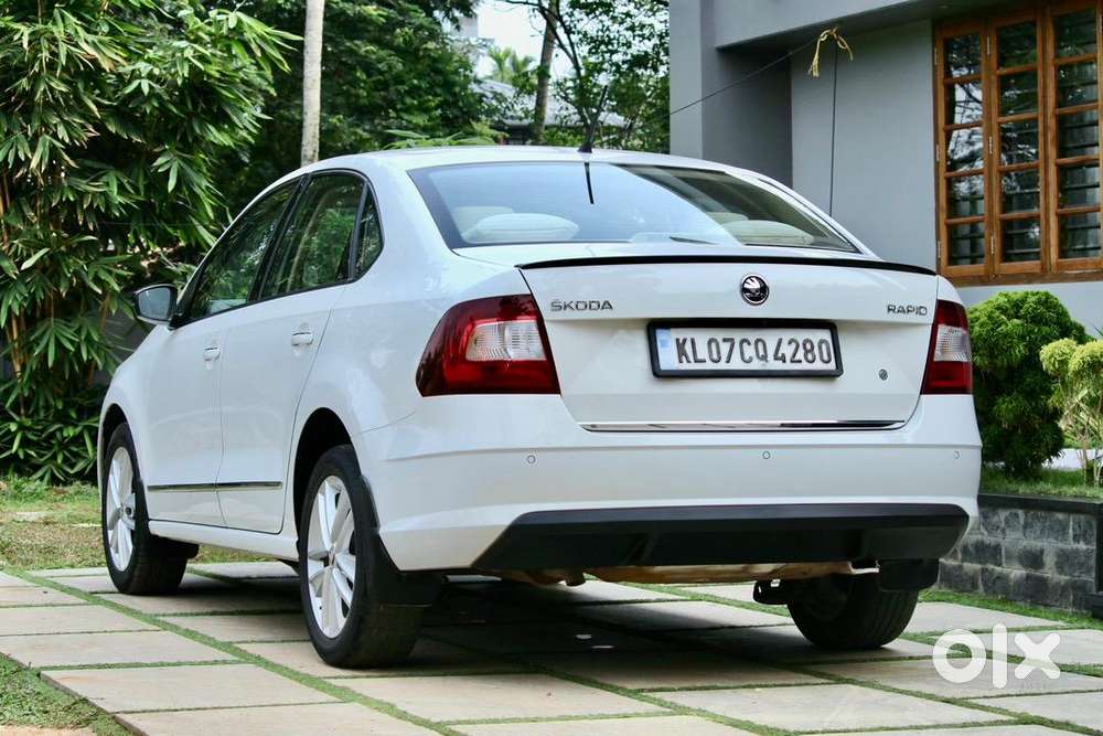 2018 Skoda Rapid 1.6 Petrol Style Mt