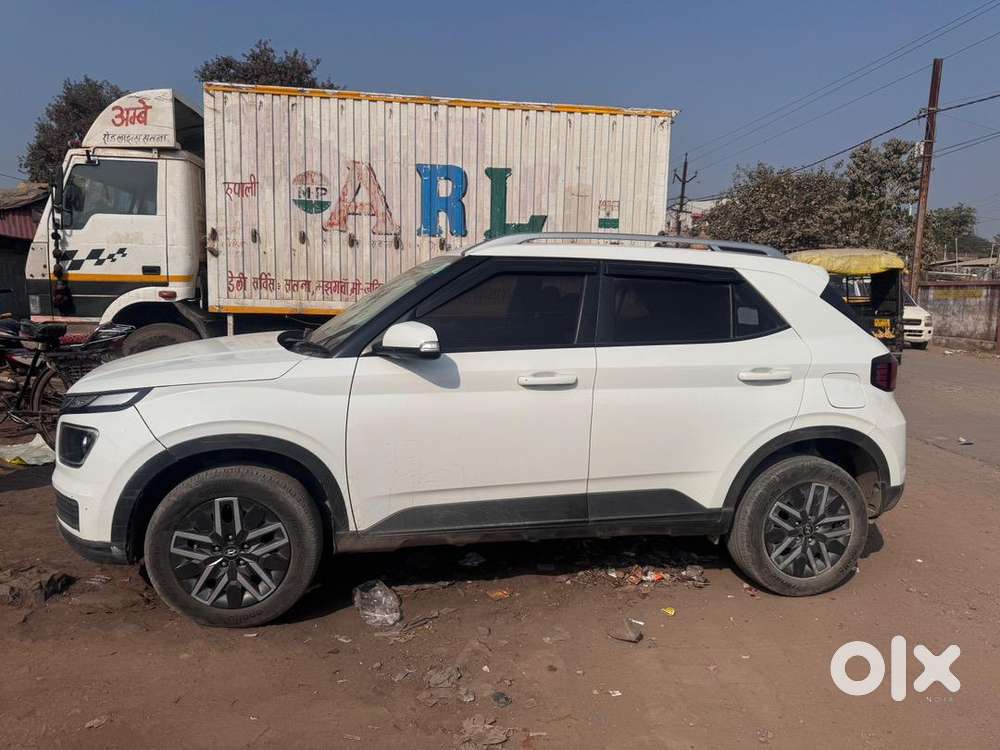 Hyundai Venue 2022 Petrol Well Maintained