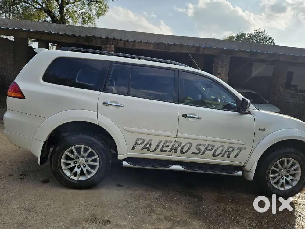 Mitsubishi Pajero Sport 2015