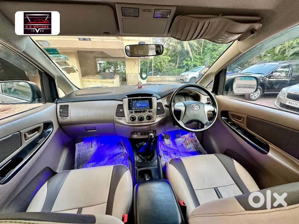 Toyota Innova 2.5 G (diesel) 8 Seater Bs Iv, 2015, Diesel