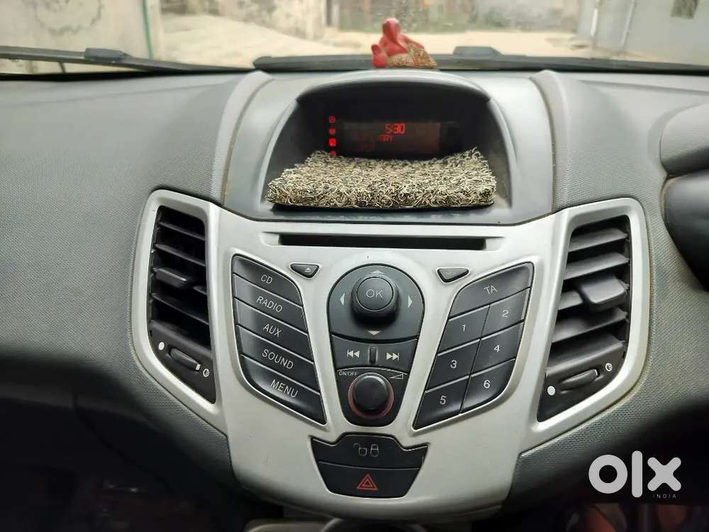 Ford Fiesta 2012 Cng & Hybrids 72000 Km Driven