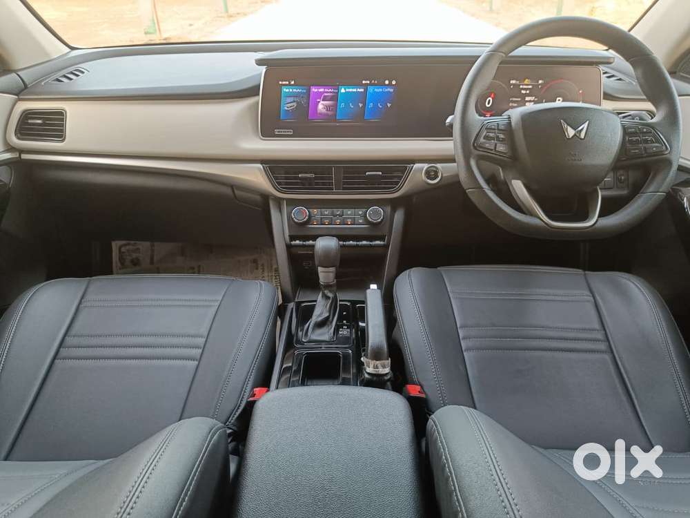 Mahindra Xuv700 2.2 Ax 5 Diesel At 7 Str, 2025, Diesel