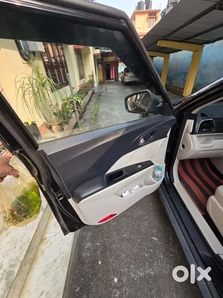 Mahindra Xuv300 2019 Diesel 66000 Km Driven