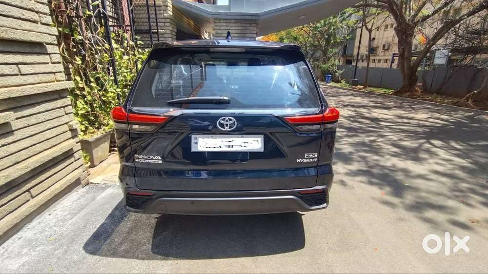 Toyota Innova Hycross 2023 Petrol Good Condition