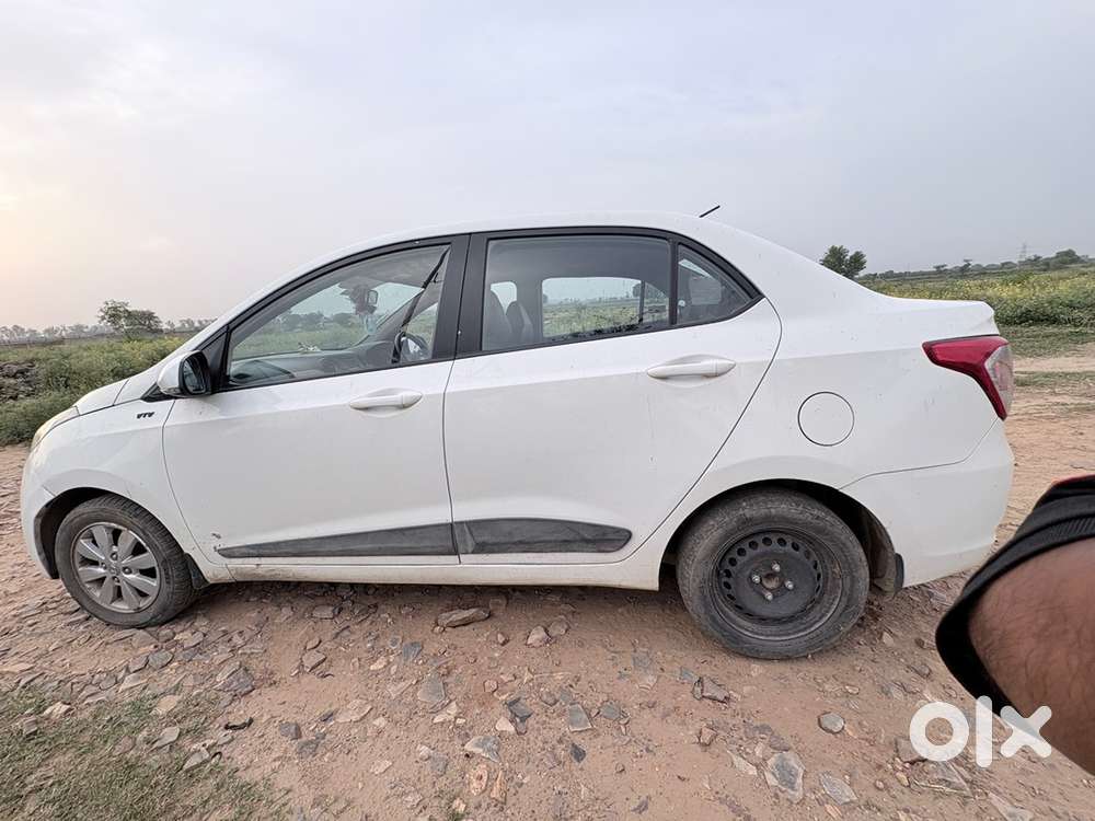 Hyundai Xcent Petrol 2015
