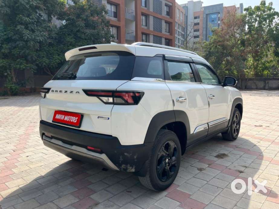 Maruti Suzuki Brezza 1.5 Zxi Smart Hybrid, 2023, Petrol
