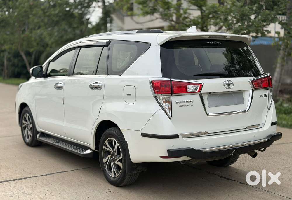 Toyota Innova Crysta [2020-ongoing] 2.4 Vx 8 Str, 2021, Diesel