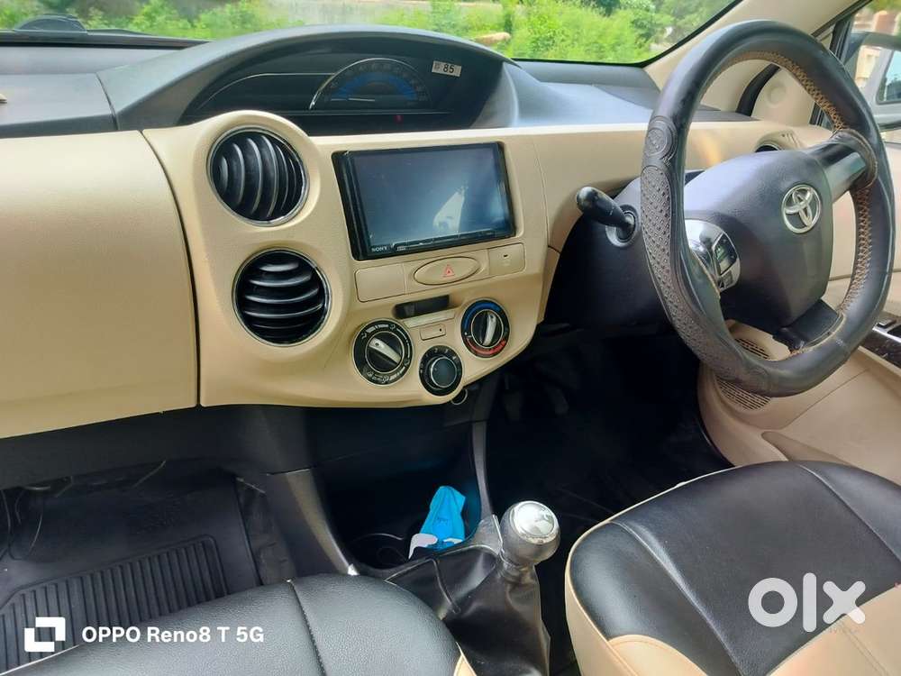 Toyota Etios Petrol 2016 Platinum,pearl White