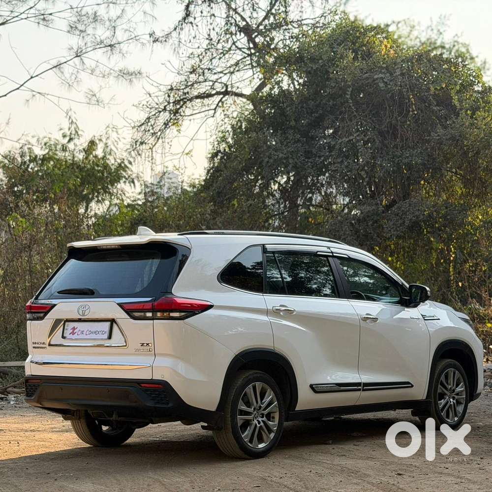 Toyota Innova Hycross 2.0 Zx (o) Hybrid 7 Str, 2023, Petrol