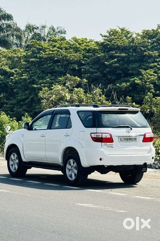 Toyota Fortuner 4x2 Mt 2.8 Diesel, 2011, Diesel