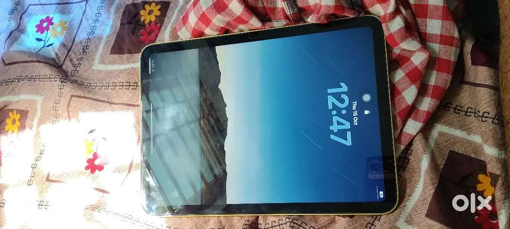 Ipad a 16 , storage 128gb, battery life 89 percent,