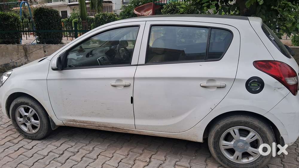 Hyundai I20 Asta Petrol 2010