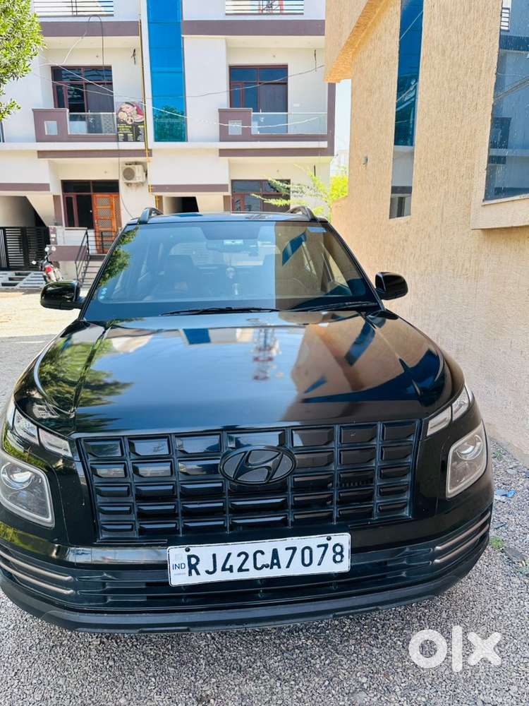 Hyundai New Venue 2023 Petrol Automatic 55000 Km Driven