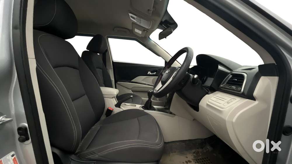 Mahindra Xuv300 W8, 2022, Petrol
