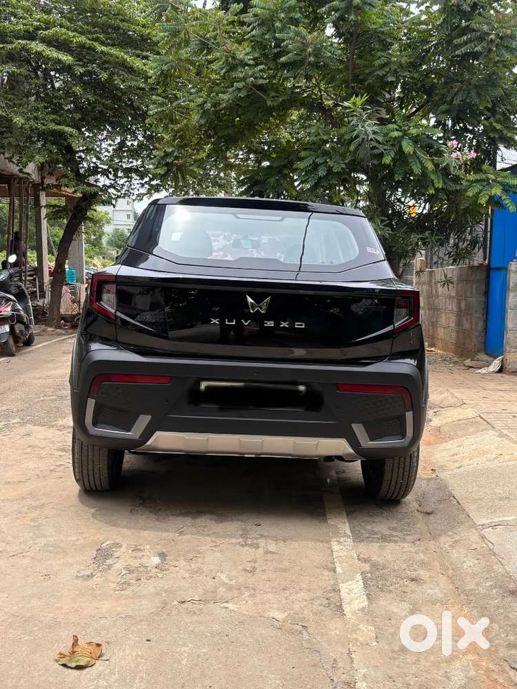 Mahindra Xuv 3xo 2025 Petrol 5500 Km Driven