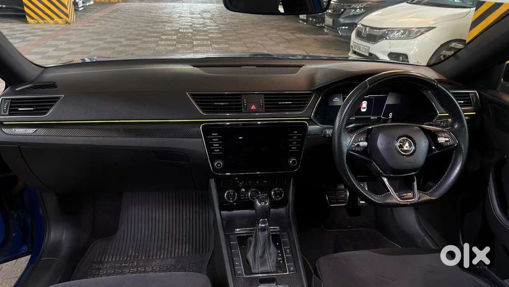 Skoda Superb 2021 Petrol 72000 Km Driven