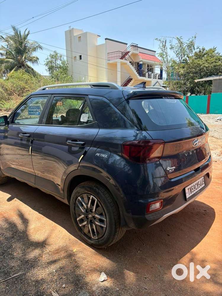 Hyundai Petrol Manual 2022