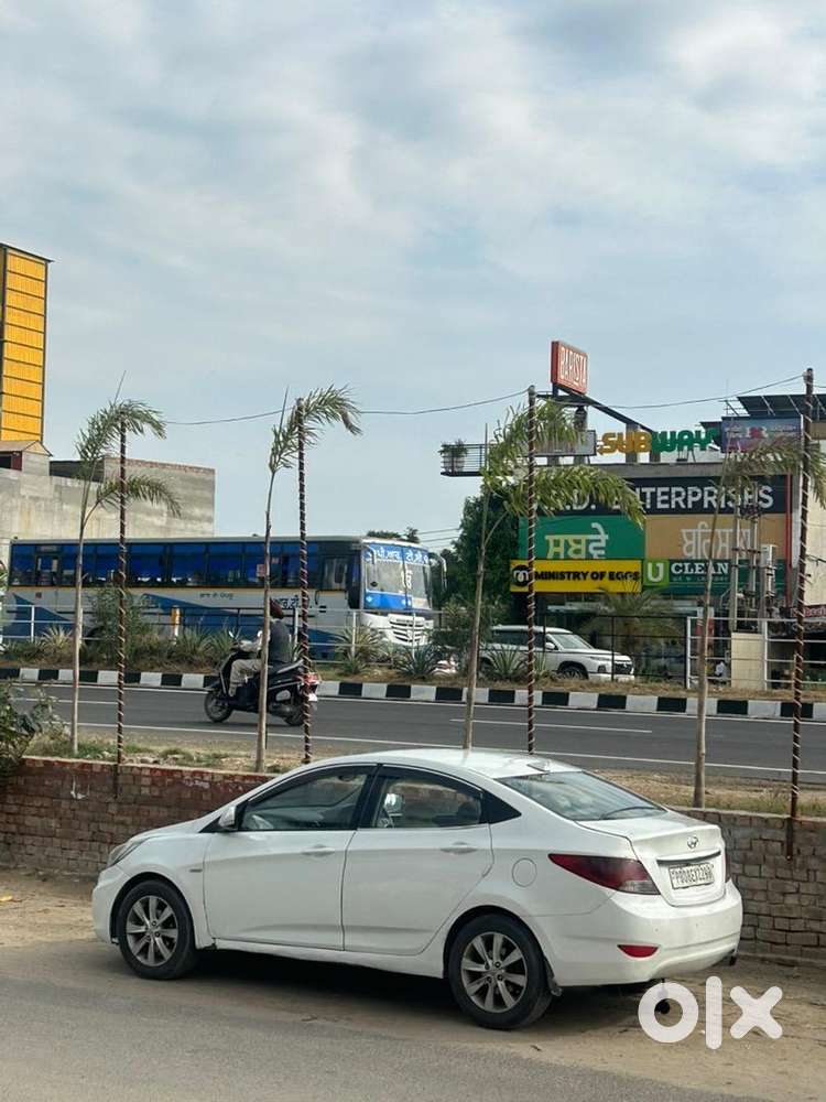 Hyundai Verna 2012 Diesel 100000 Km Driven