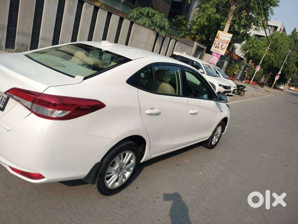 Toyota Yaris J Cvt, 2019, Petrol