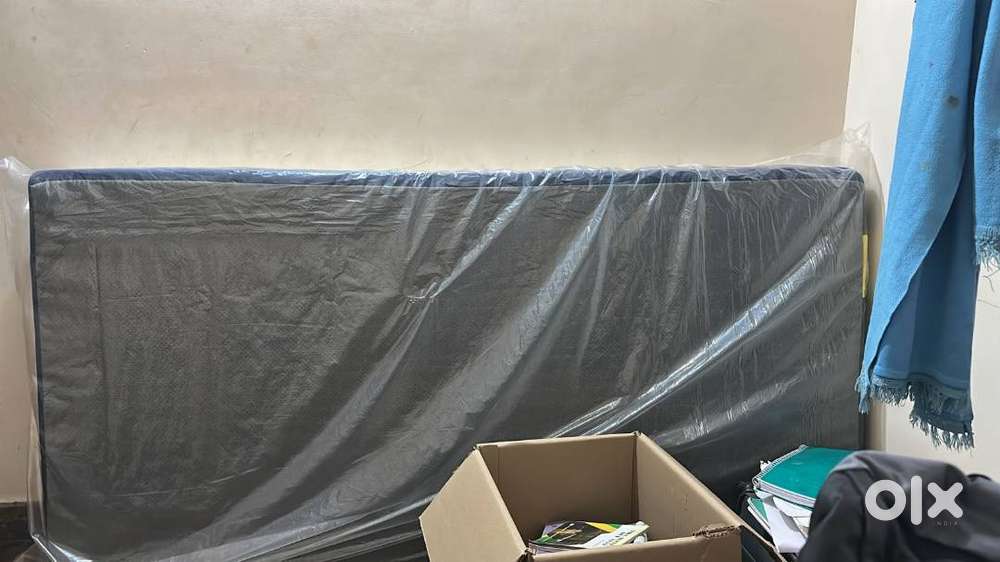 Brand New Flo Anti-Gravity Natural Latex Mattress (Unused)